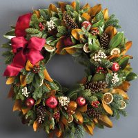 1530_28562-large-holiday-magnolia-wreath[1]